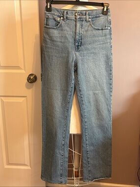 Madewell Straight-Leg Jeans in Light Blue Wash 27T